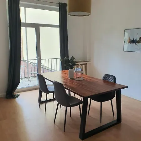 Apartmán Spacious 70sqm In Popular Location *